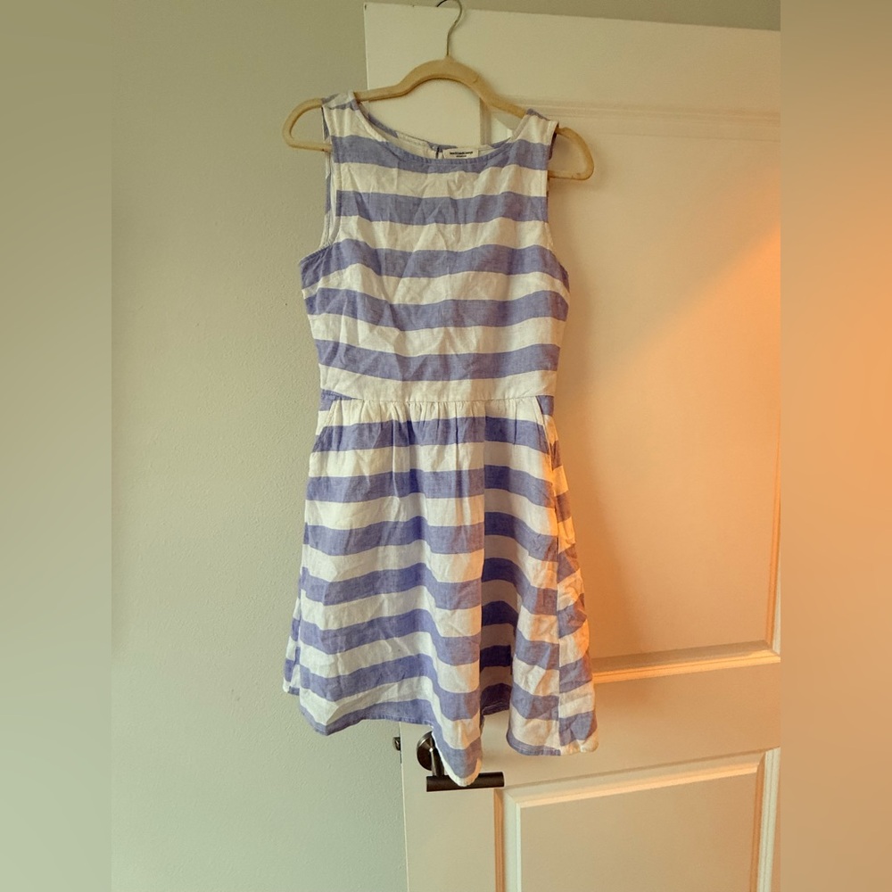 beachlunchlounge woman Sleeveless Striped Dress in White and Blue